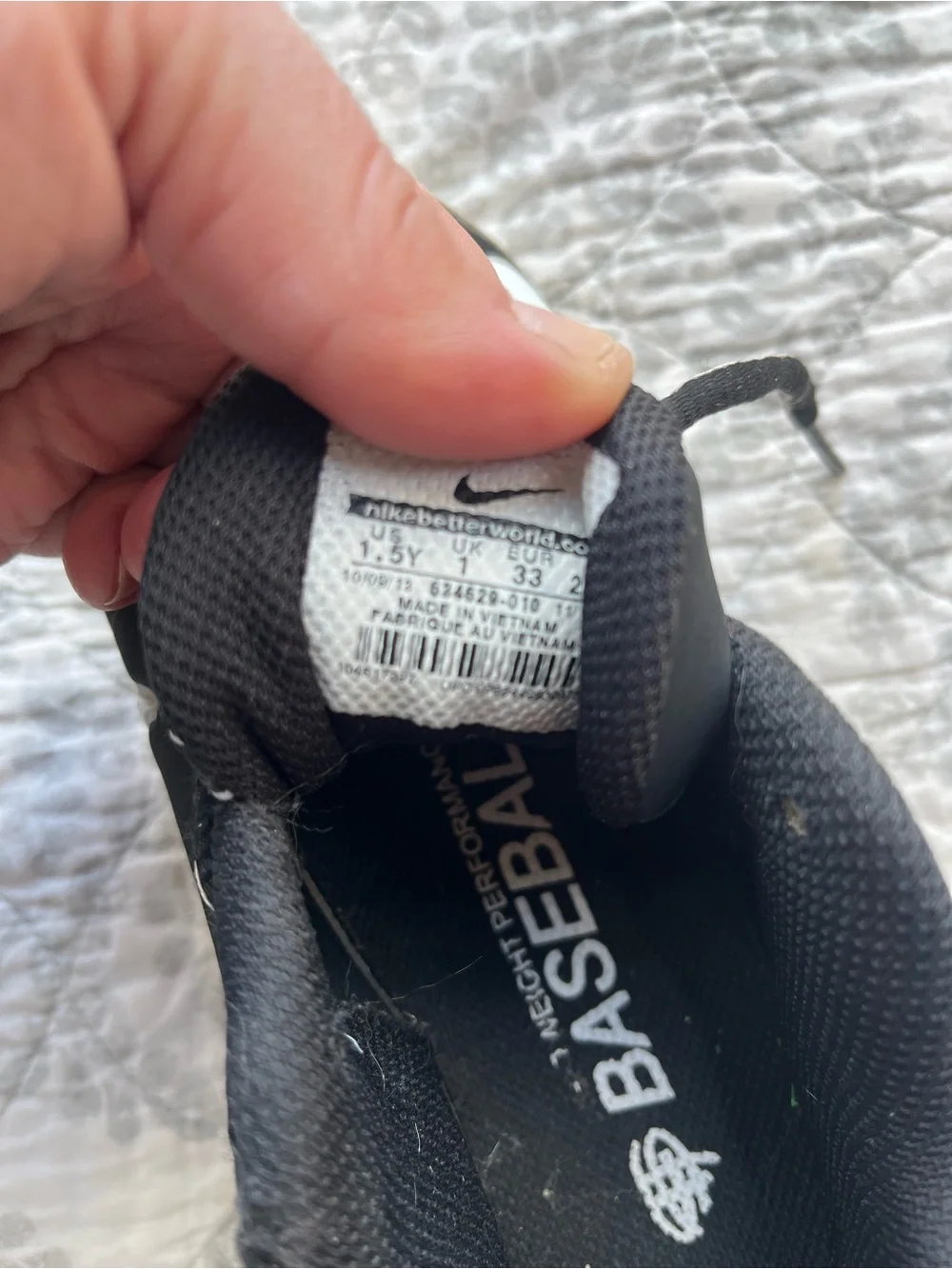 1.5Y Nike Kids Black & White Baseball Cleats